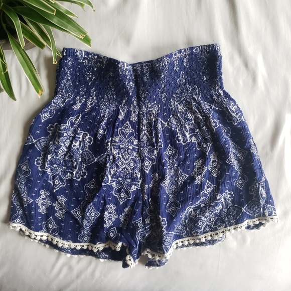 Rue21 Pants - 3/$15 Rue21 Boho Print Smocked Waist Pull On Short